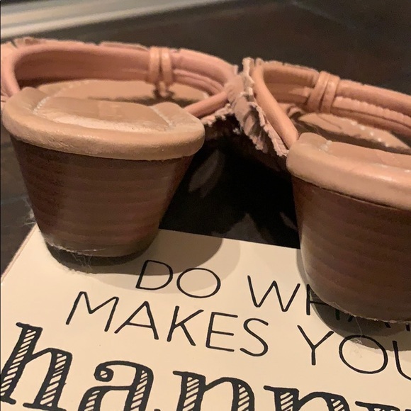 Bernardo worn twice. EUC blush color - Picture 3 of 5